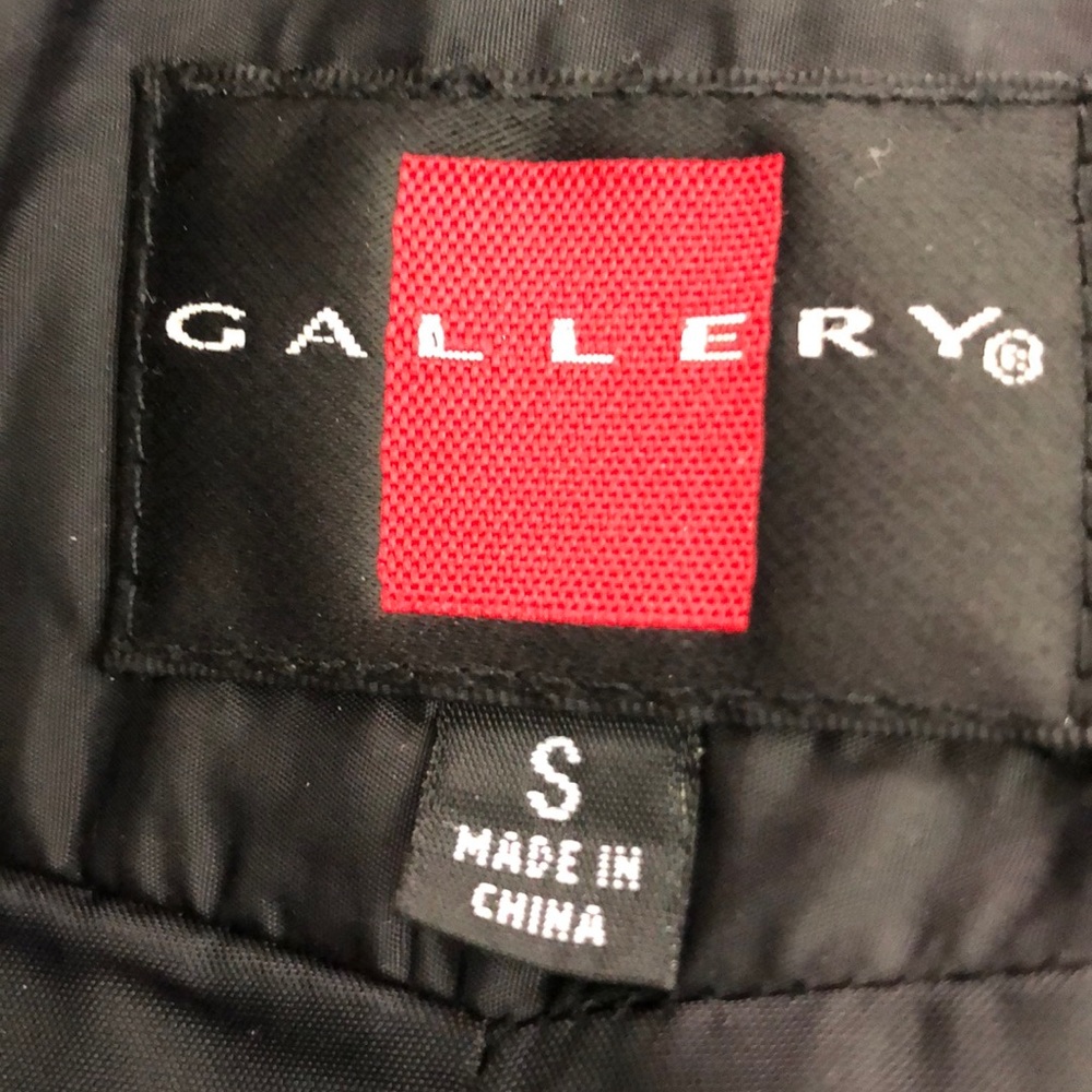 Gallery Black Line Soft Shell Puffer Size Small - image 3
